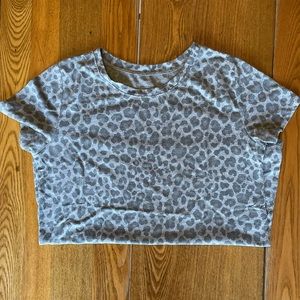 Zoe & Liv. Grey leopard print.